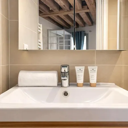 Chic In Notre-dame De * Párizs