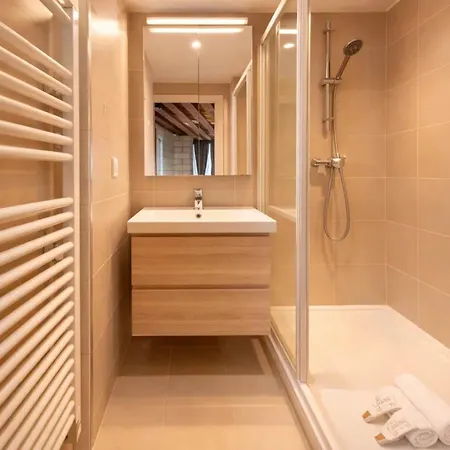 Chic In Notre-dame De Apartman