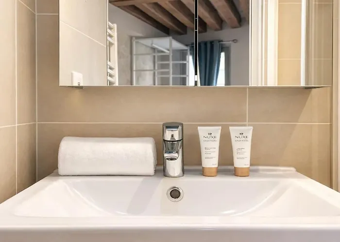 Chic In Notre-dame De * Párizs